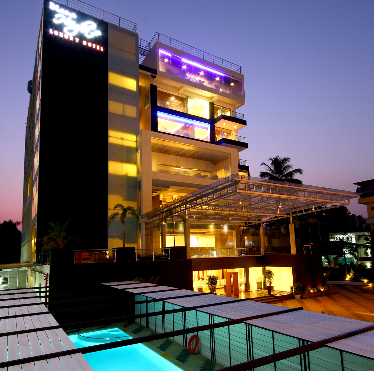 SHRI holidays Inn and suites Kerala